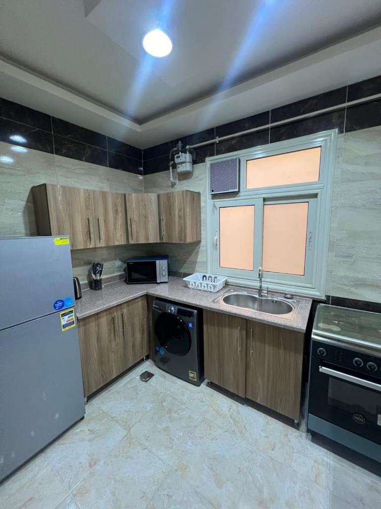 Yara- Luxury Apt- 3br- New - B *