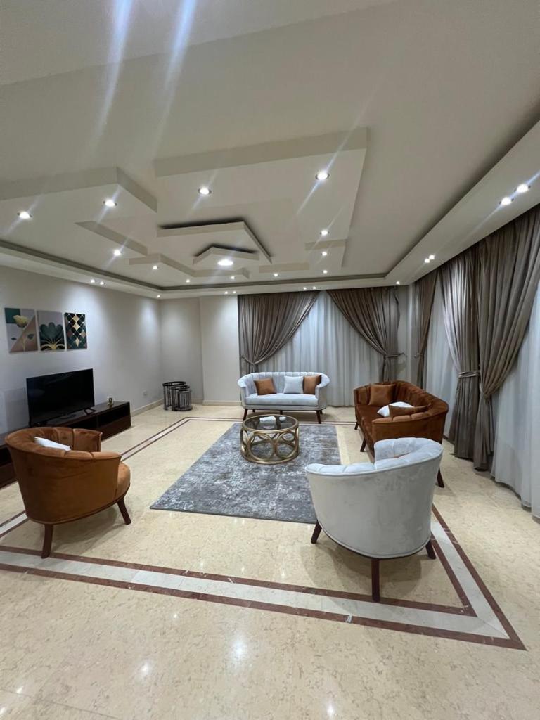 Yara- Luxury Apt- 3br- New - B Apartment