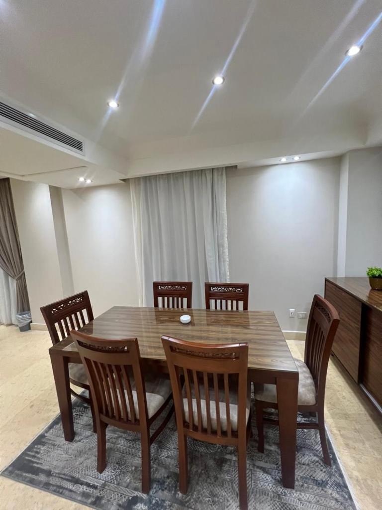 Yara- Luxury Apt- 3br- New - B Apartment Cairo